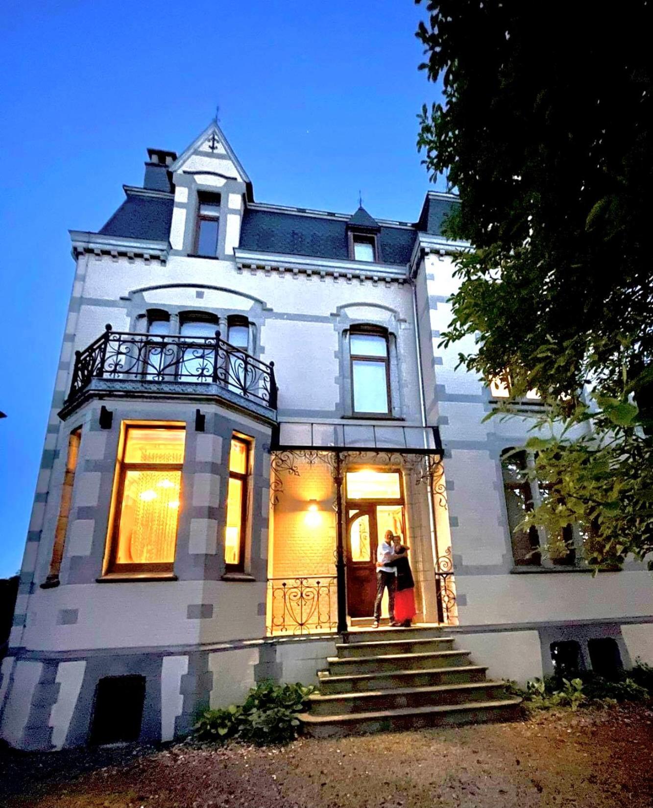 Homestay Villa O Virton Eksteriør billede