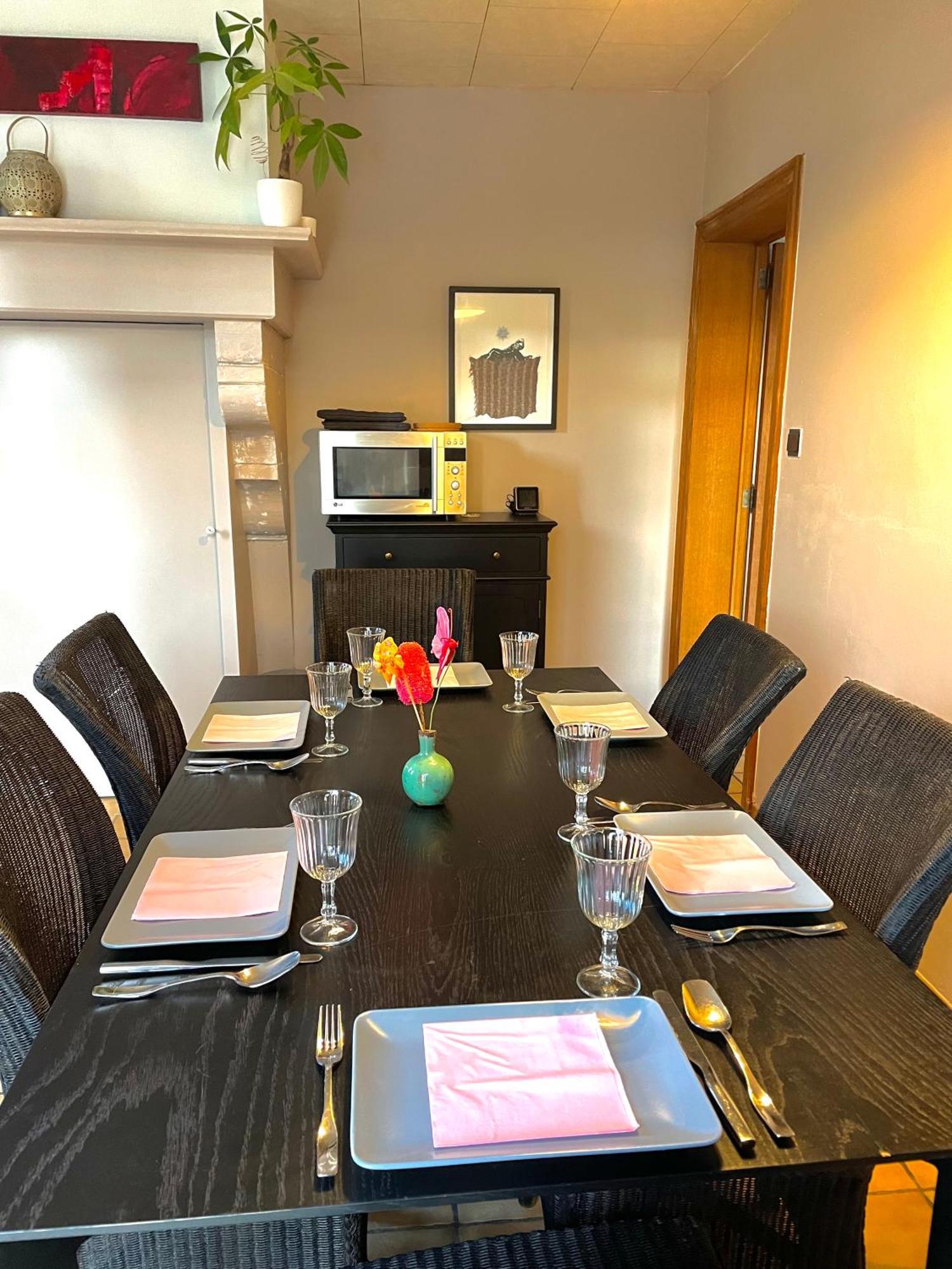 Homestay Villa O Virton Eksteriør billede