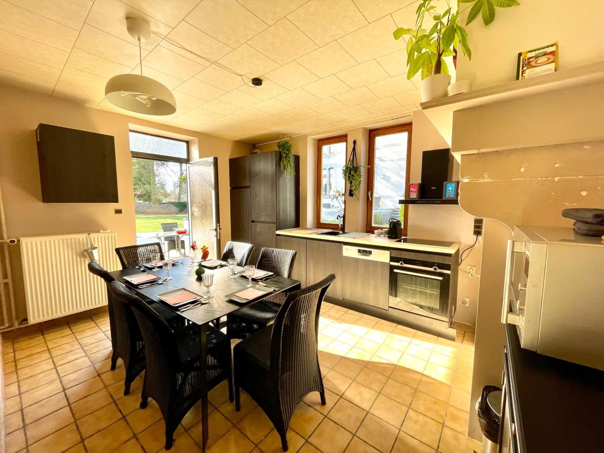 Homestay Villa O Virton Eksteriør billede