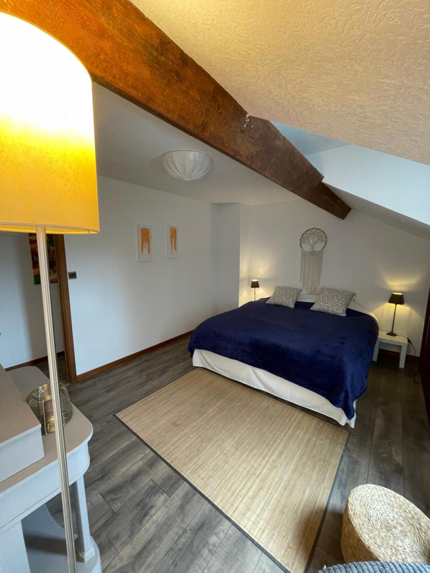 Homestay Villa O Virton Værelse billede